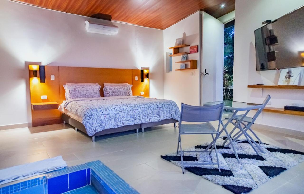 Sunset Palm Lodge سان جيل المظهر الخارجي الصورة