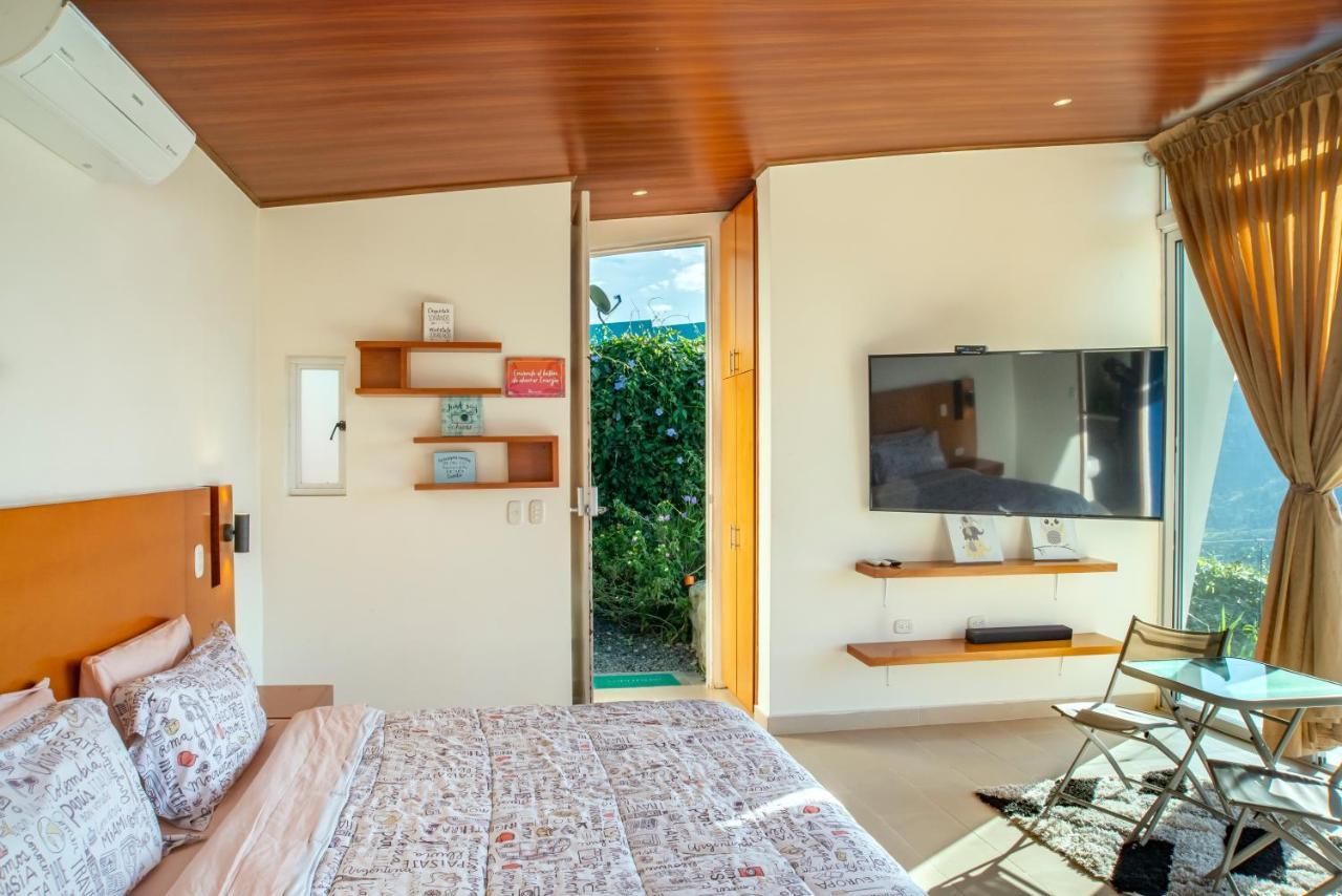 Sunset Palm Lodge سان جيل المظهر الخارجي الصورة
